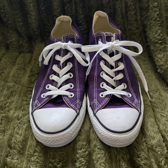 Converse Classic Purple Sneakers - Picture 2 of 6